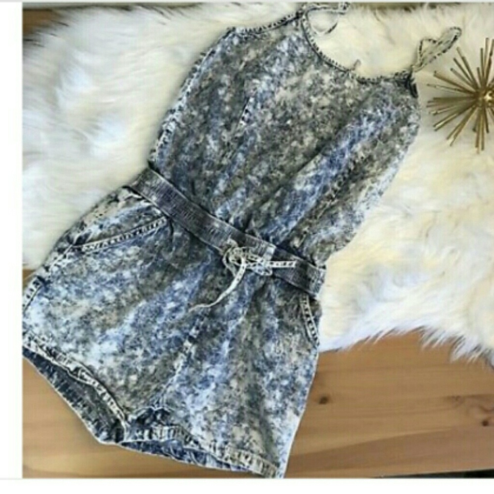 Jean acid wash romper